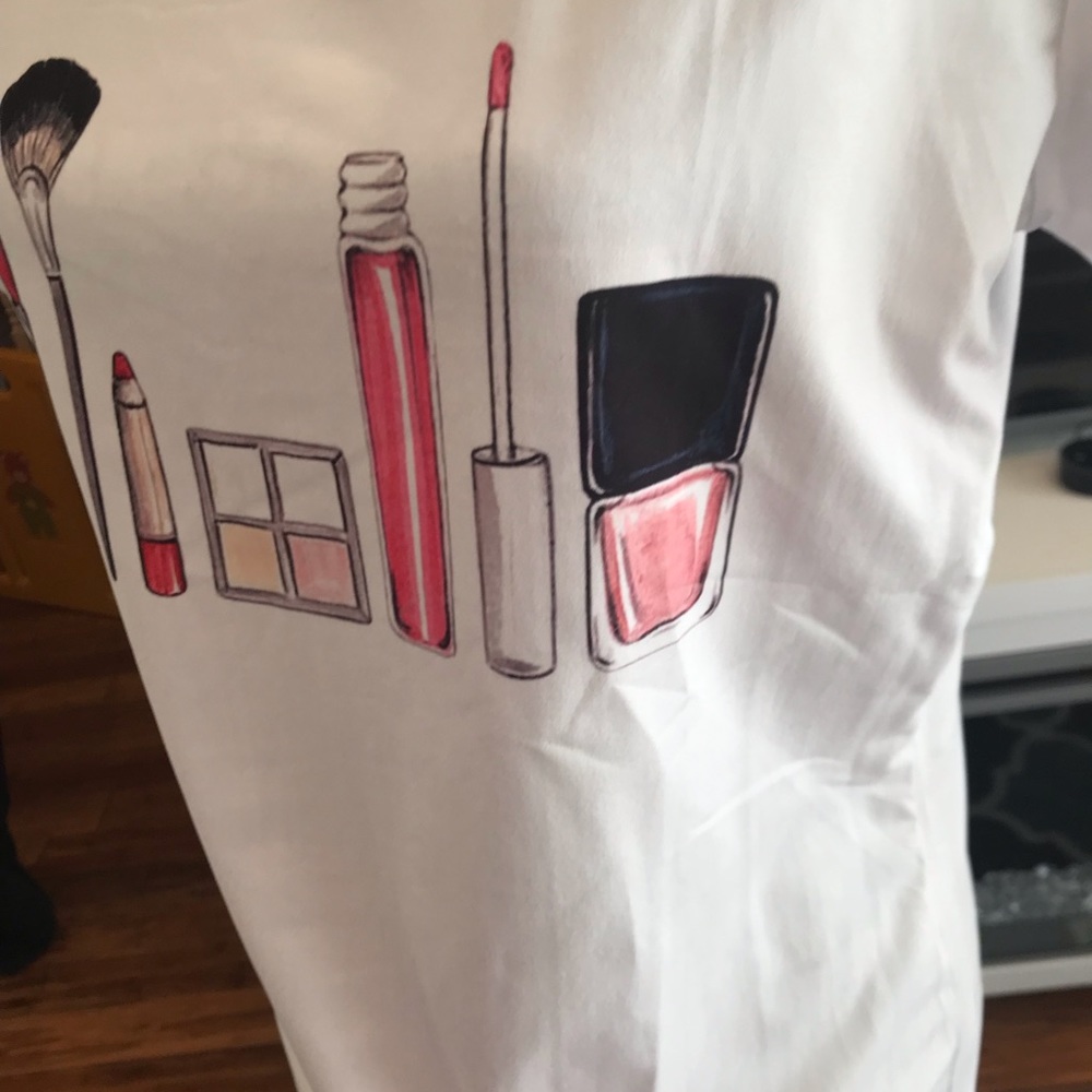 Makeup ๐ shirts ๐๐ - Picture 2 of 4